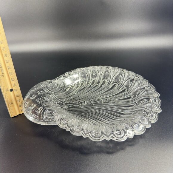 Metropolitan Museum of Art Glass Sandwich Hairpin Shell Dish Clear Pressed Glass - Picture 5 of 16